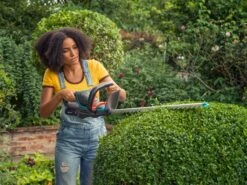 GARDENA Accu Heggenschaar ComfortCut 50/18V P4A Solo -Coppelmans Verkoop gardena accu heggenschaar comfortcut 50 18v p4a solo 1500x1124 640af317b0a1f l