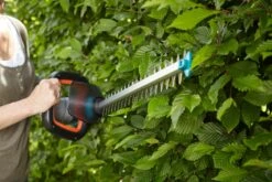 GARDENA Accu Heggenschaar ComfortCut 60/18V P4A Solo 9 GARDENA Accu Heggenschaar ComfortCut 60/18V P4A Solo -Coppelmans Verkoop gardena accu heggenschaar comfortcut 60 18v p4a solo 1500x1000 640af31d43994 l